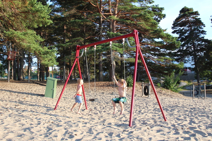 Leka på stranden